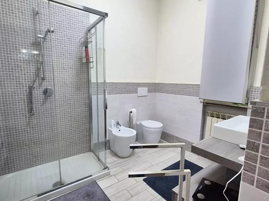 Immagine 9 di Appartamento in vendita  a Viareggio