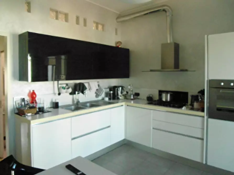 Immagine 2 di Appartamento in vendita  a Torino