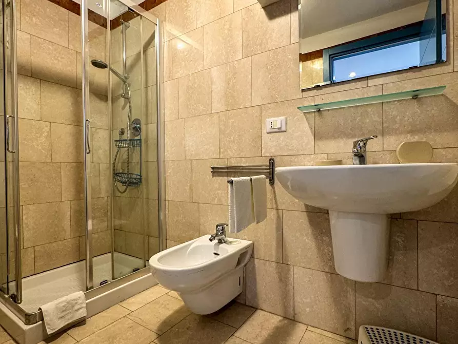 Immagine 12 di Appartamento in vendita  a Pisa