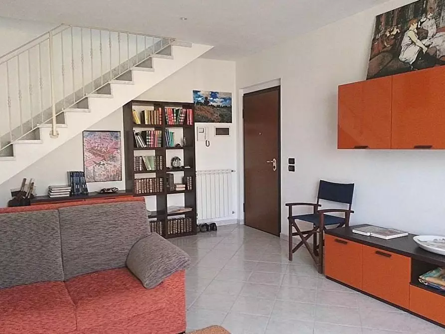 Immagine 7 di Appartamento in vendita  a Massa