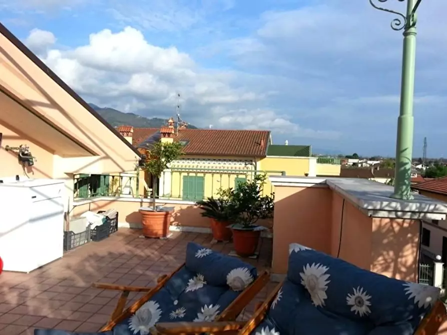 Immagine 3 di Appartamento in vendita  a Massa