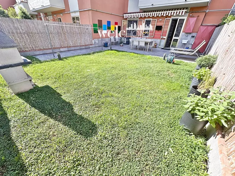 Immagine 19 di Appartamento in vendita  a Campi Bisenzio