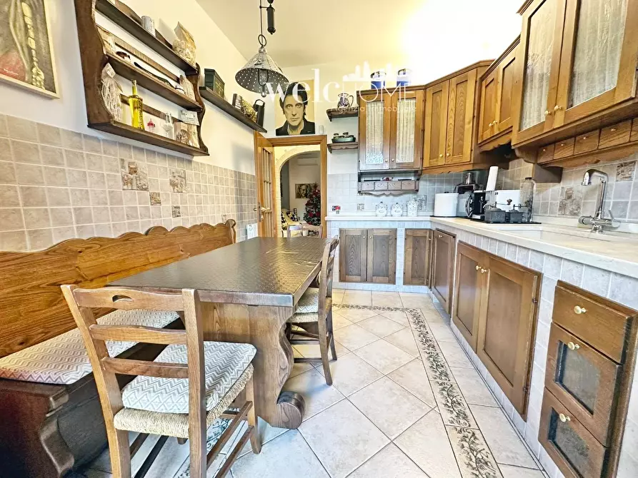 Immagine 11 di Appartamento in vendita  a Campi Bisenzio