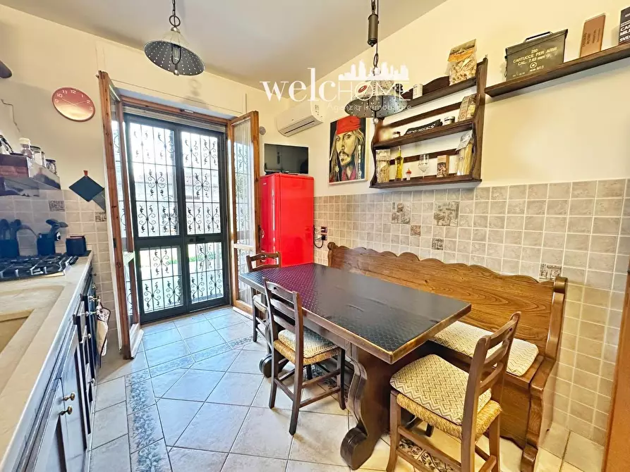 Immagine 10 di Appartamento in vendita  a Campi Bisenzio