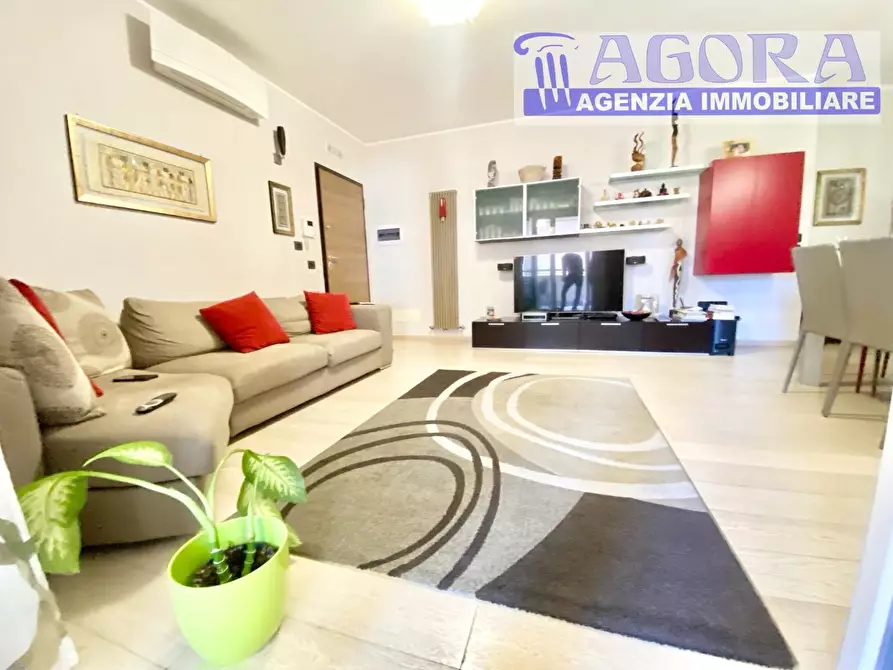 Immagine 26 di Appartamento in vendita  a Latina