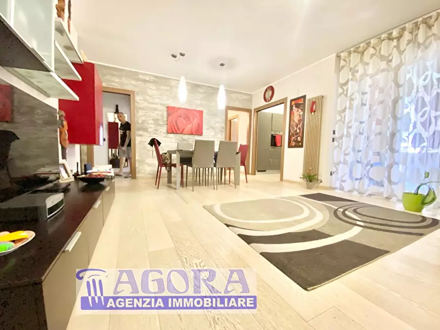 Immagine 2 di Appartamento in vendita  a Latina