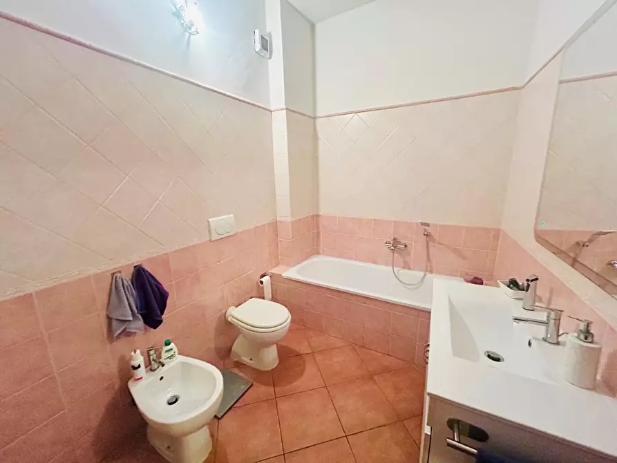 Immagine 14 di Appartamento in vendita  a Lastra A Signa