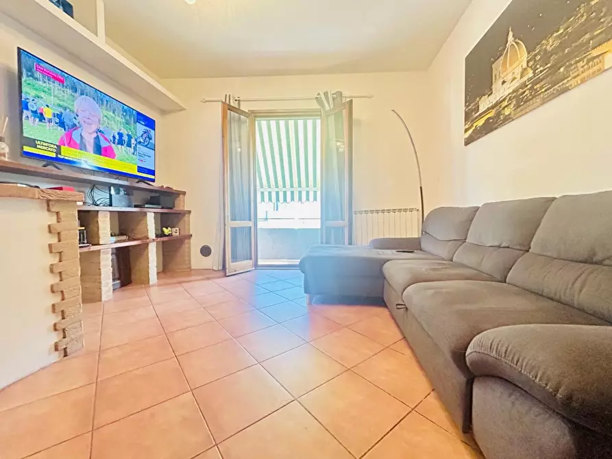 Immagine 3 di Appartamento in vendita  a Lastra A Signa