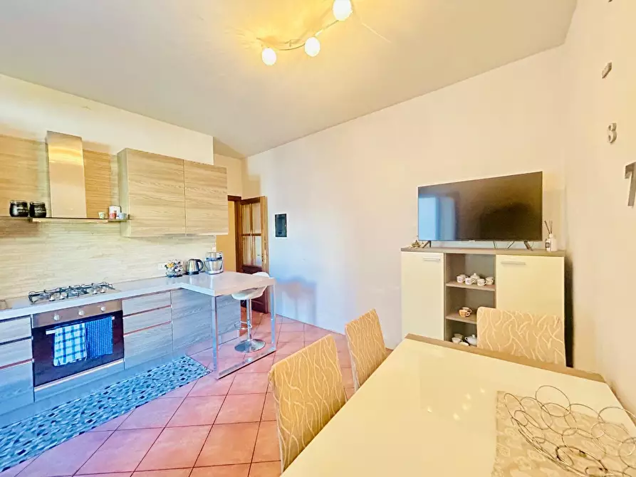 Immagine 11 di Appartamento in vendita  a Lastra A Signa