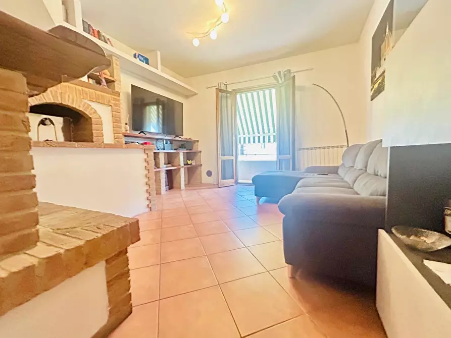 Immagine 2 di Appartamento in vendita  a Lastra A Signa