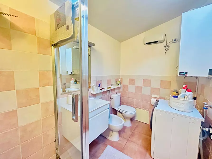 Immagine 22 di Appartamento in vendita  a Lastra A Signa