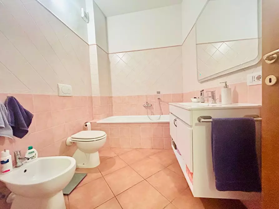 Immagine 12 di Appartamento in vendita  a Lastra A Signa