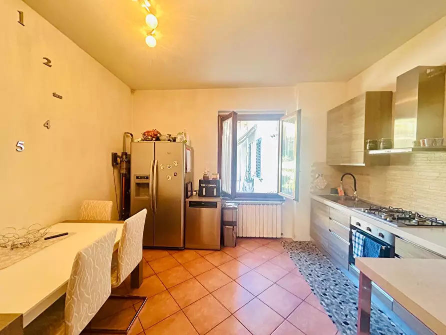 Immagine 9 di Appartamento in vendita  a Lastra A Signa