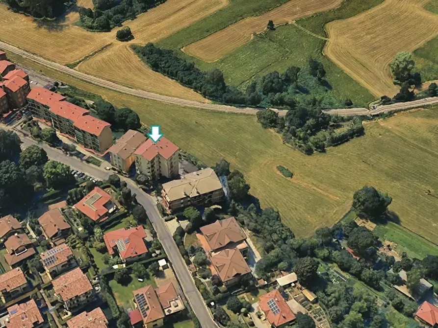 Immagine 2 di Appartamento in vendita  a Besana In Brianza