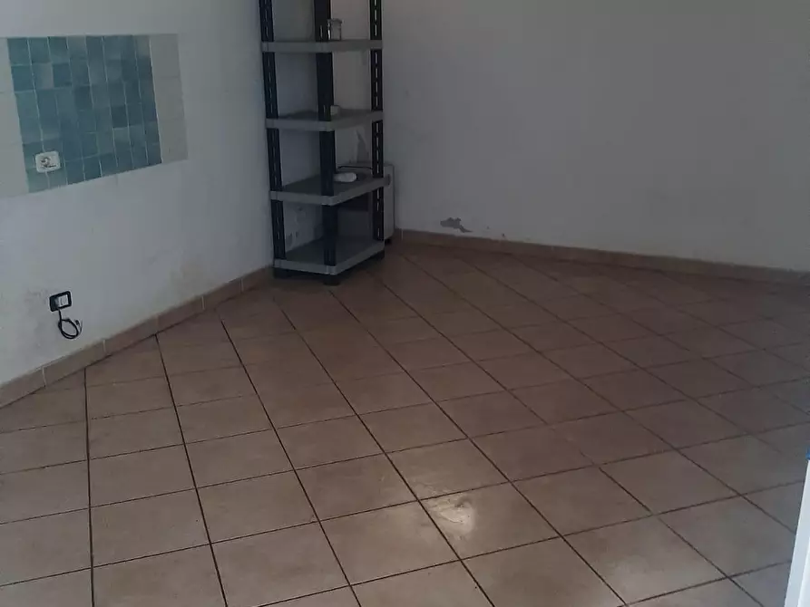 Immagine 67 di Porzione di casa in vendita  a Massa