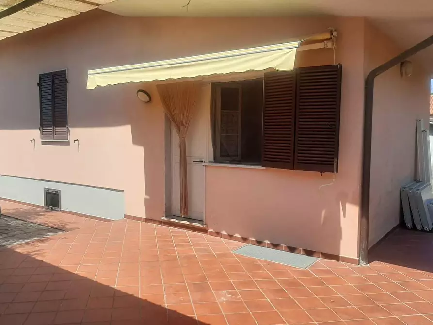 Immagine 47 di Porzione di casa in vendita  a Massa