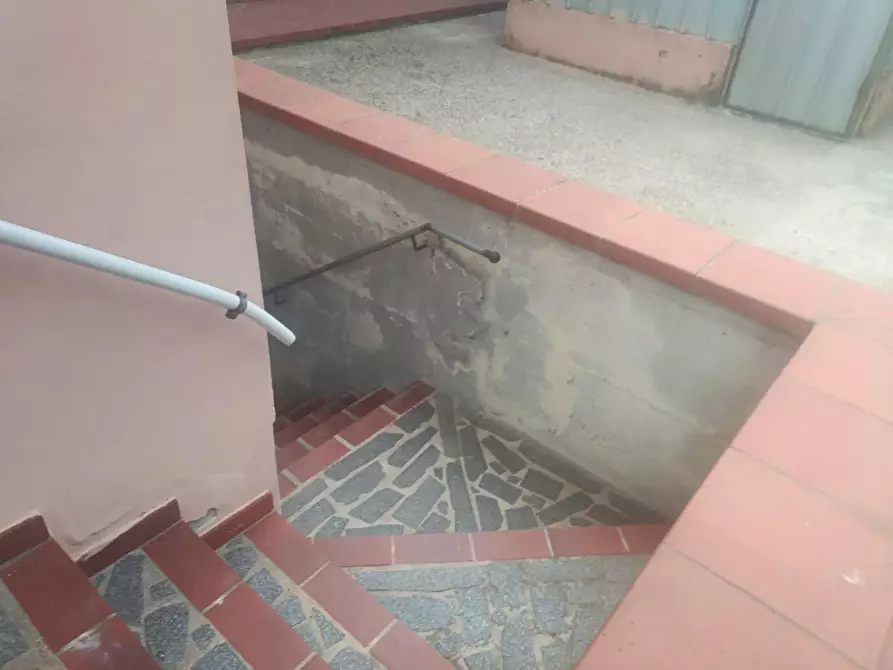 Immagine 65 di Porzione di casa in vendita  a Massa