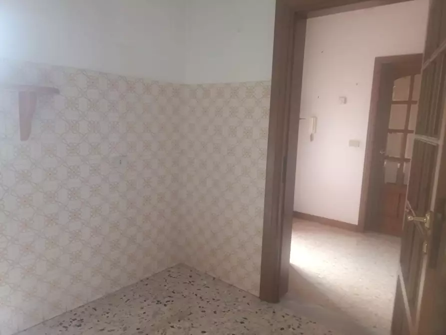 Immagine 14 di Porzione di casa in vendita  a Massa