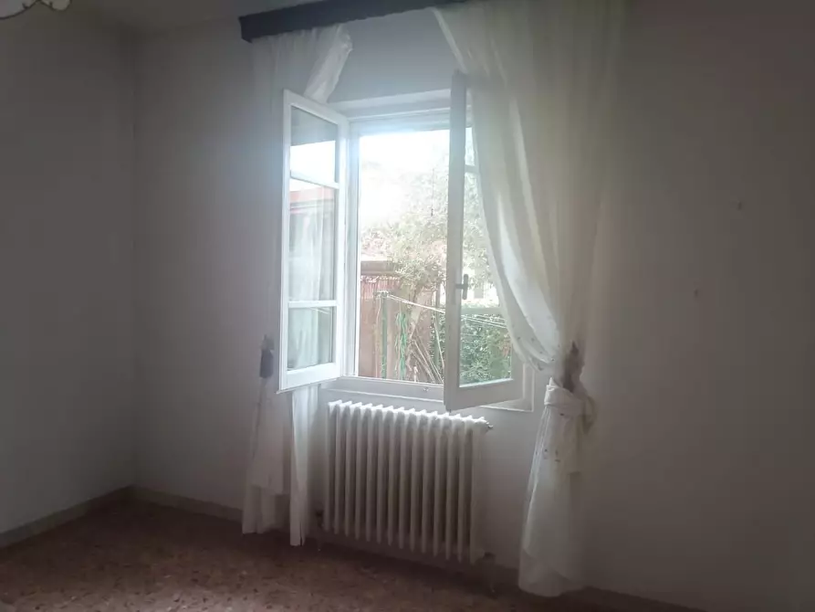 Immagine 36 di Porzione di casa in vendita  a Massa