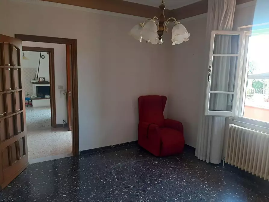 Immagine 23 di Porzione di casa in vendita  a Massa