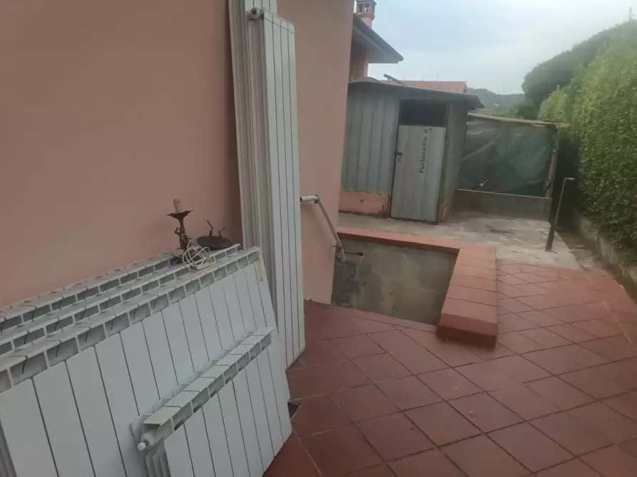 Immagine 63 di Porzione di casa in vendita  a Massa