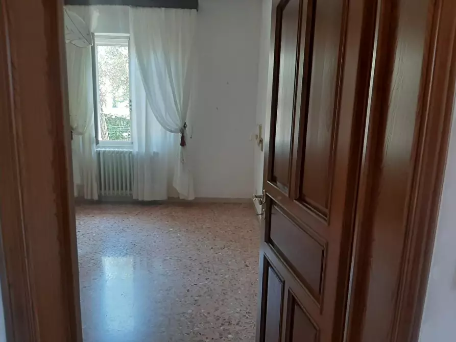 Immagine 27 di Porzione di casa in vendita  a Massa