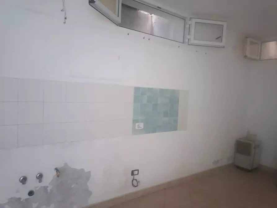 Immagine 68 di Porzione di casa in vendita  a Massa