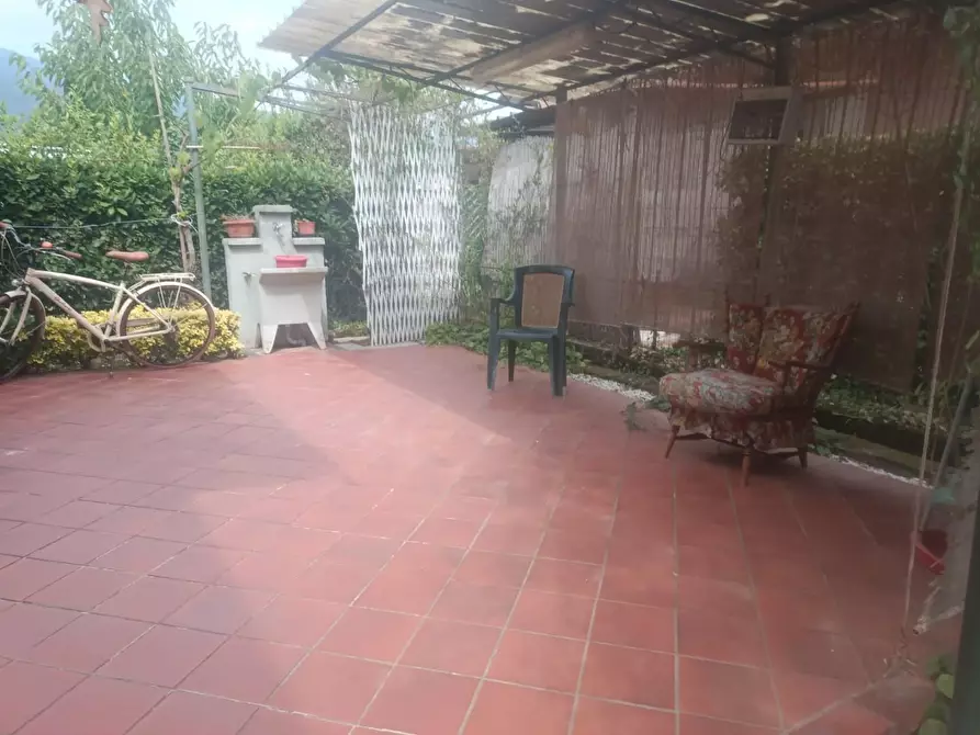 Immagine 59 di Porzione di casa in vendita  a Massa