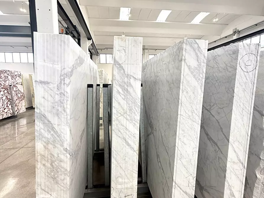 Immagine 8 di Capannone industriale in vendita  a Massa