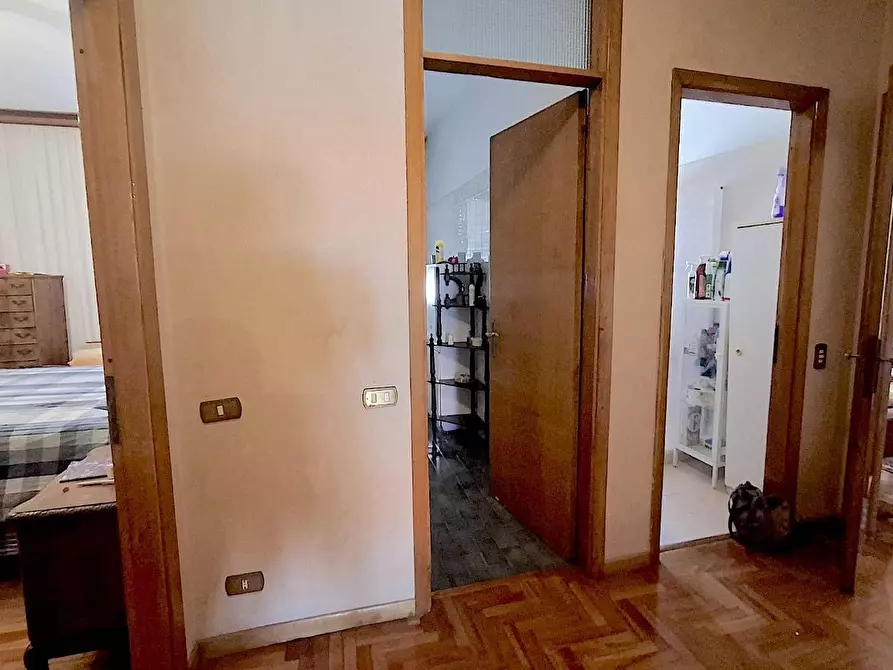 Immagine 21 di Appartamento in vendita  a Carrara