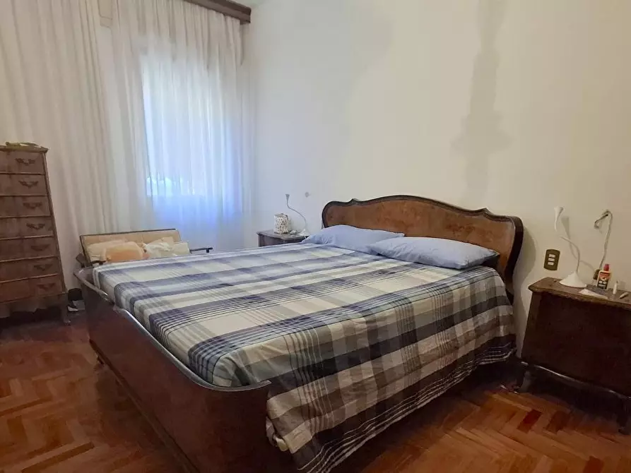 Immagine 26 di Appartamento in vendita  a Carrara