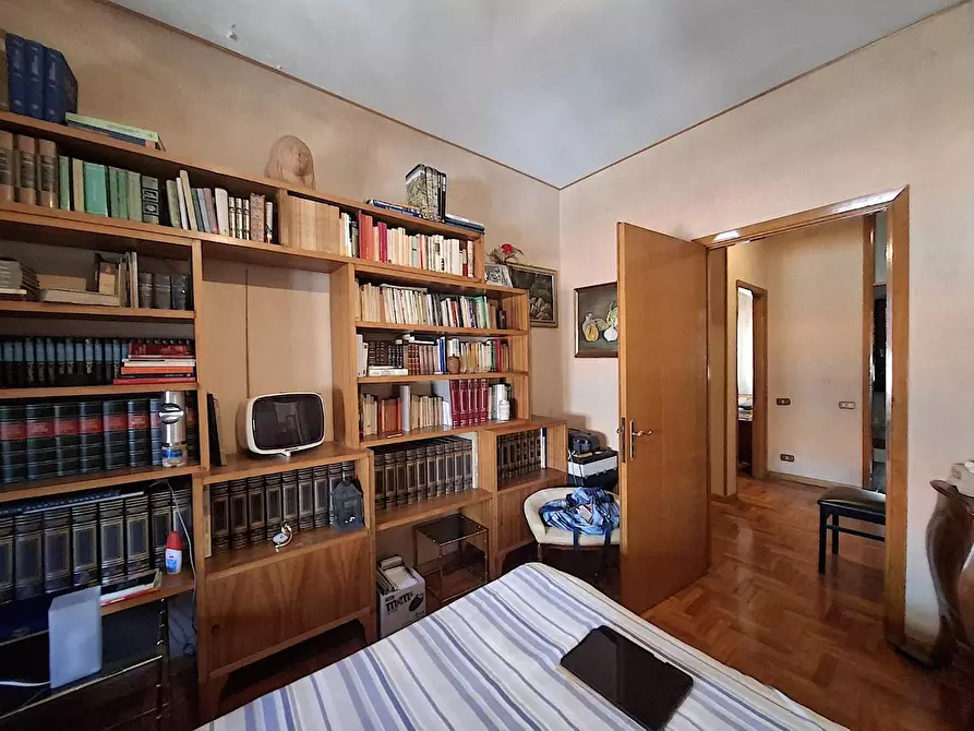 Immagine 15 di Appartamento in vendita  a Carrara