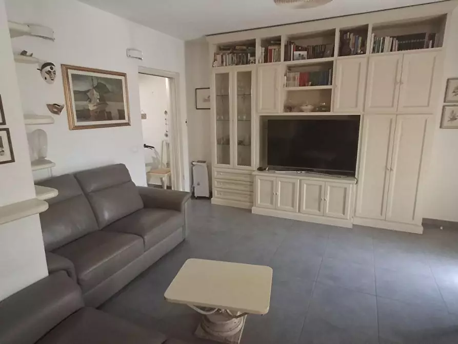 Immagine 2 di Villetta a schiera in affitto  a San Giuliano Terme