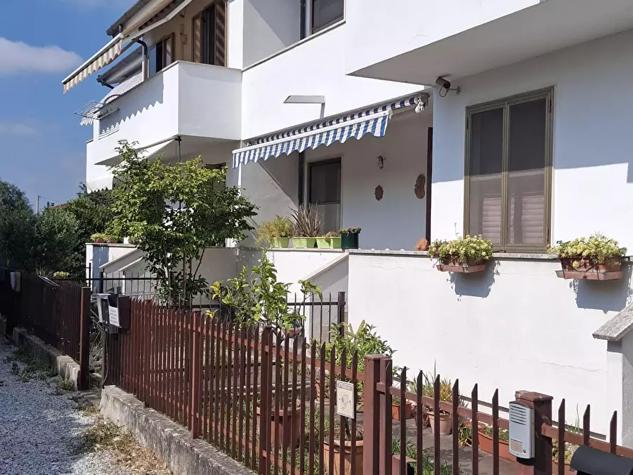 Immagine 15 di Villetta a schiera in affitto  a San Giuliano Terme