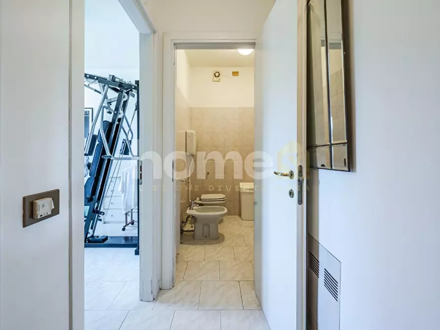 Immagine 28 di Appartamento in vendita  a Reggio Nell'emilia