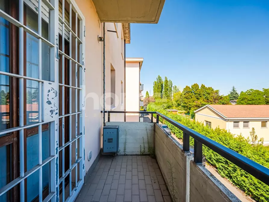 Immagine 14 di Appartamento in vendita  a Reggio Nell'emilia