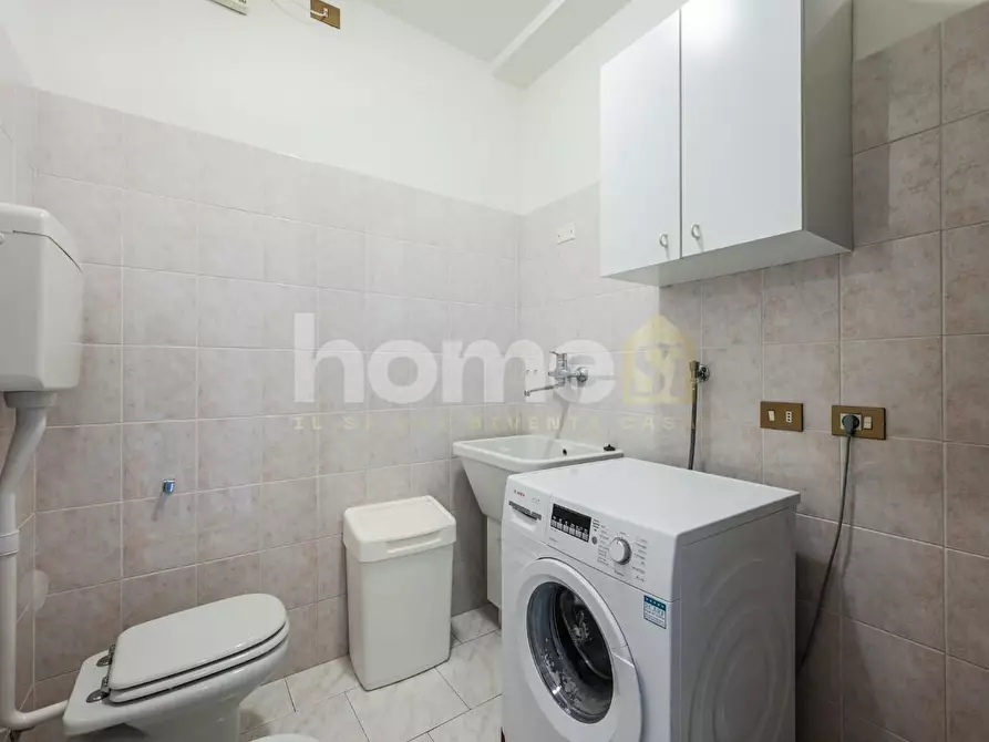 Immagine 32 di Appartamento in vendita  a Reggio Nell'emilia