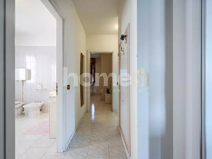 Immagine 25 di Appartamento in vendita  a Reggio Nell'emilia