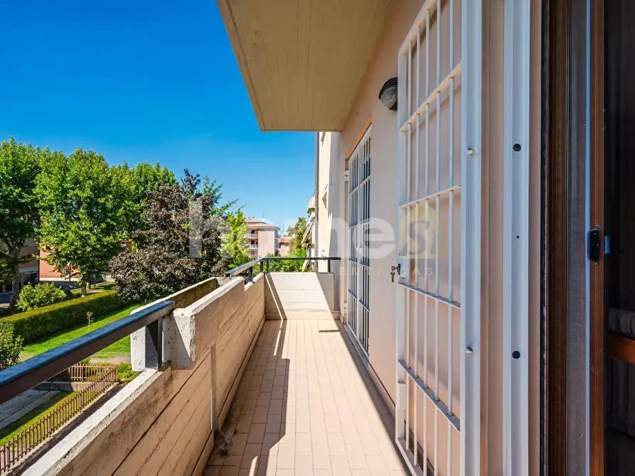 Immagine 10 di Appartamento in vendita  a Reggio Nell'emilia