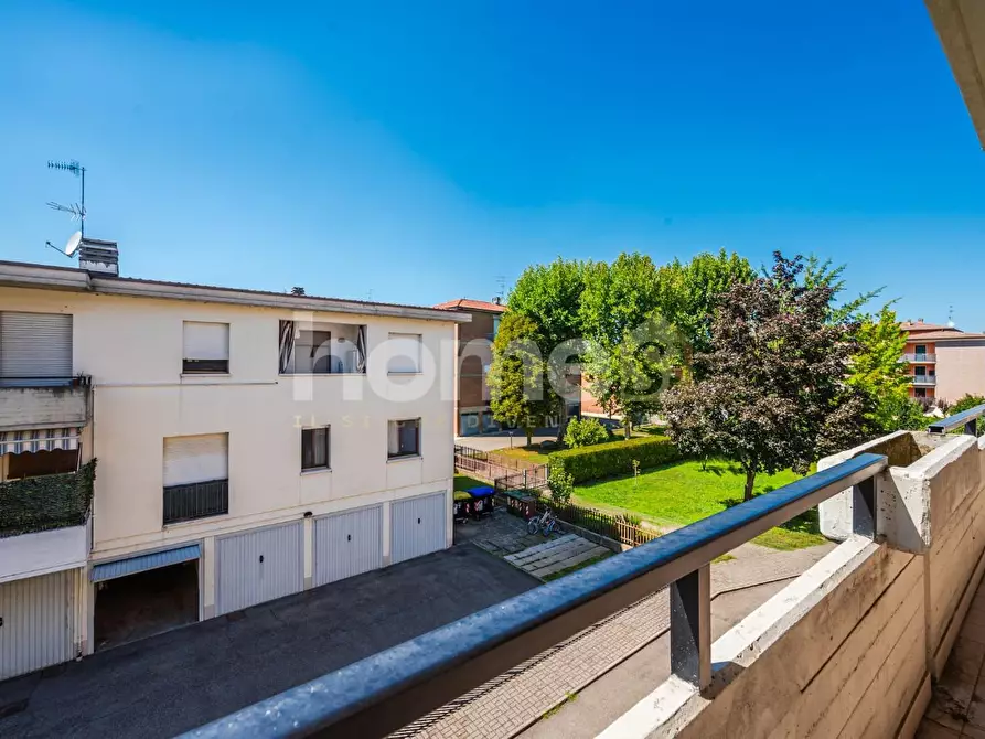 Immagine 11 di Appartamento in vendita  a Reggio Nell'emilia