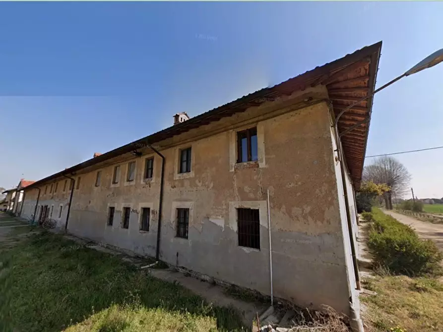 Immagine 2 di Locale commerciale in vendita  a Inveruno