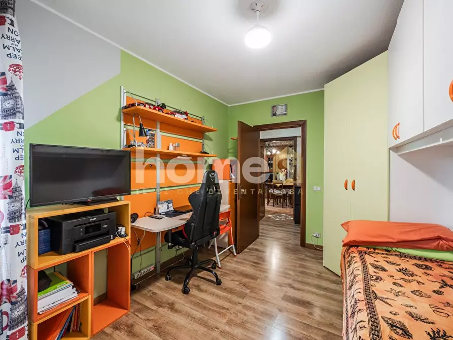 Immagine 10 di Appartamento in vendita  a Reggio Nell'emilia