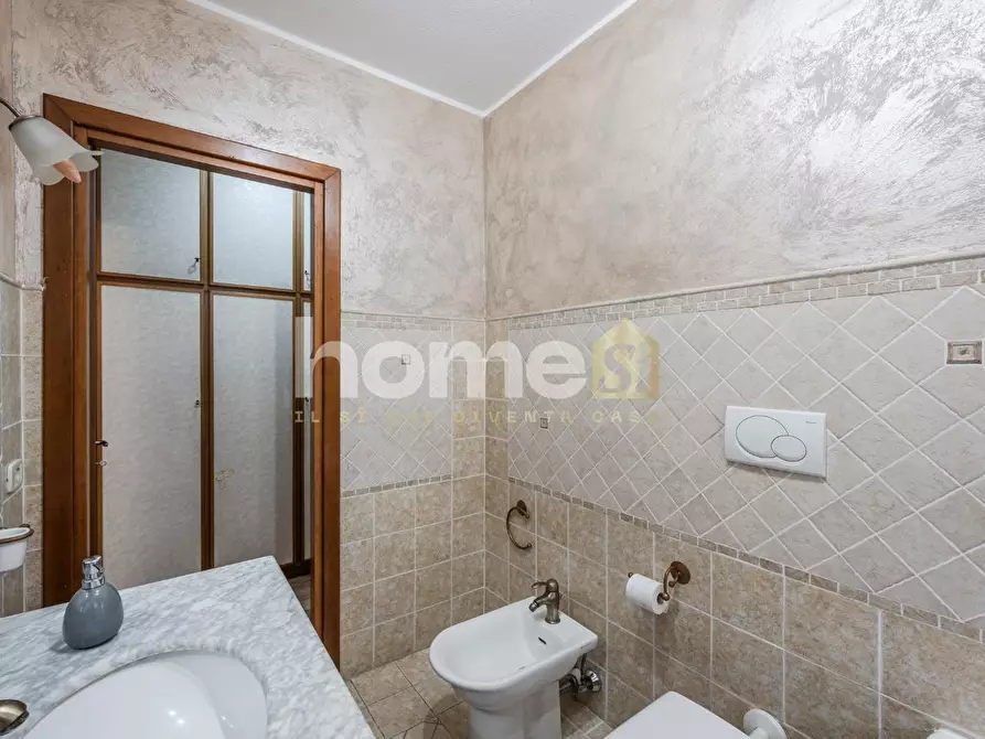 Immagine 15 di Appartamento in vendita  a Reggio Nell'emilia