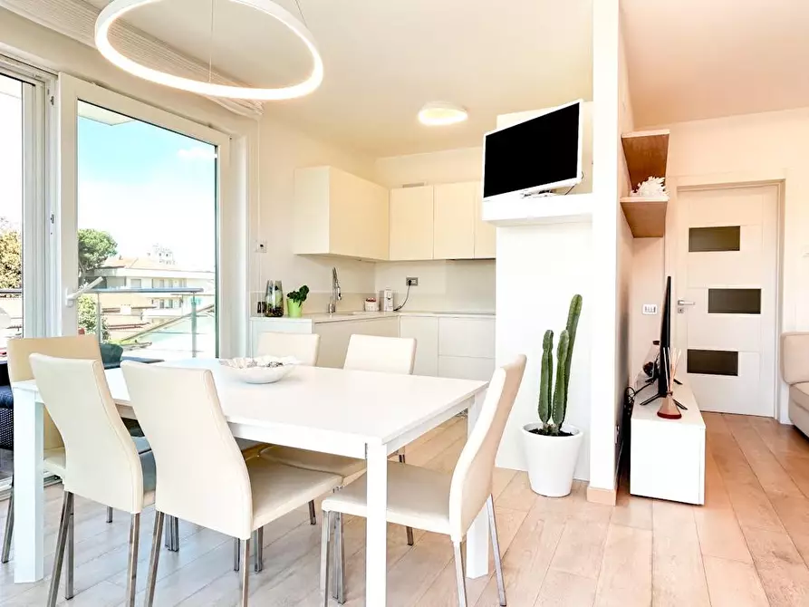 Immagine 3 di Appartamento in vendita  a Camaiore