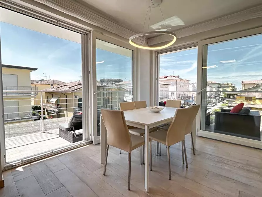 Immagine 2 di Appartamento in vendita  a Camaiore