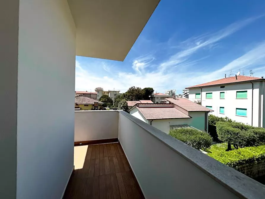 Immagine 6 di Appartamento in vendita  a Camaiore