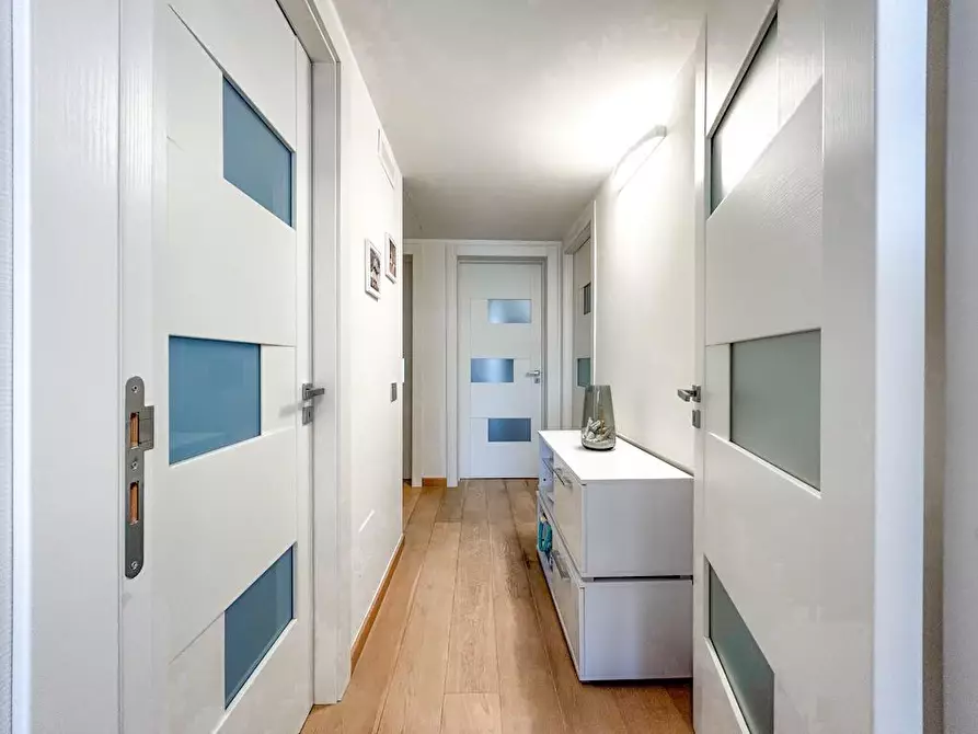 Immagine 17 di Appartamento in vendita  a Camaiore