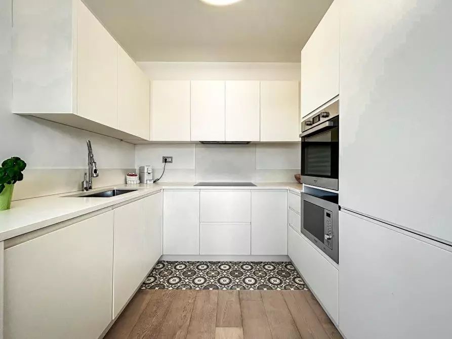 Immagine 21 di Appartamento in vendita  a Camaiore