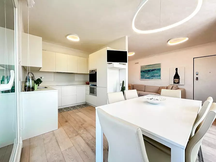 Immagine 7 di Appartamento in vendita  a Camaiore