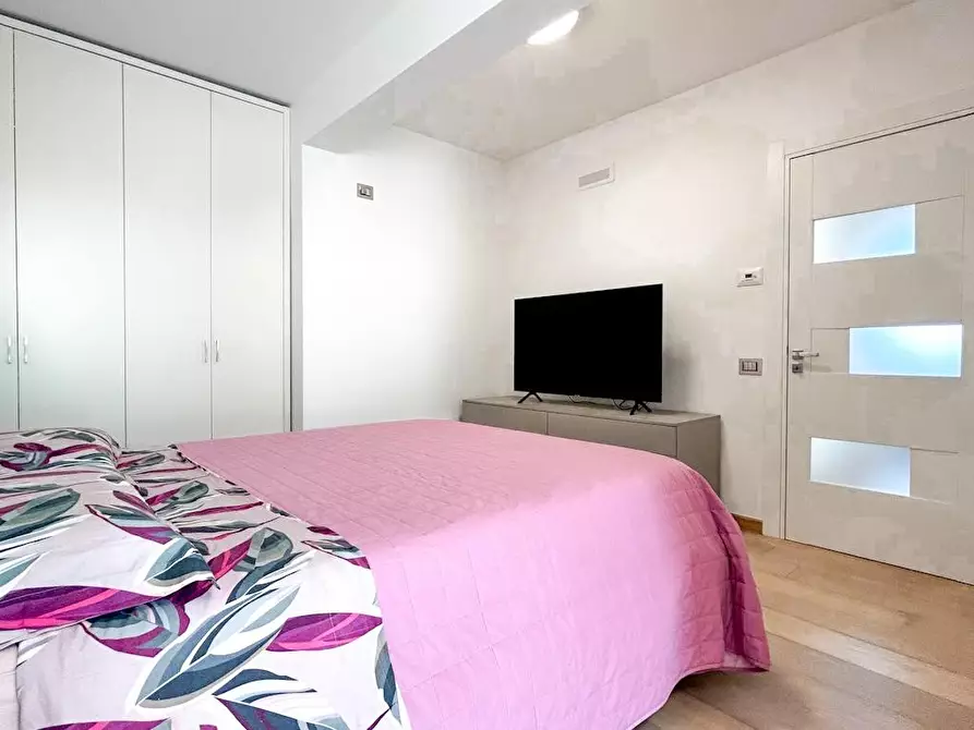 Immagine 10 di Appartamento in vendita  a Camaiore